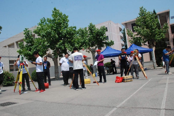 �ӱ�ʡ��ͨ�I���g�WУ��·�c��������ʩ��3+3��